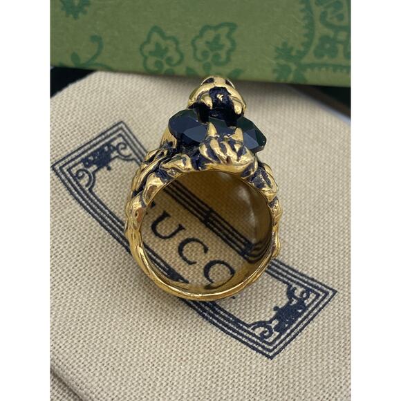 Authentic Gucci Lion Head Ring – Gold-Tone with Black Stone Size 6 - Picture 5 of 12